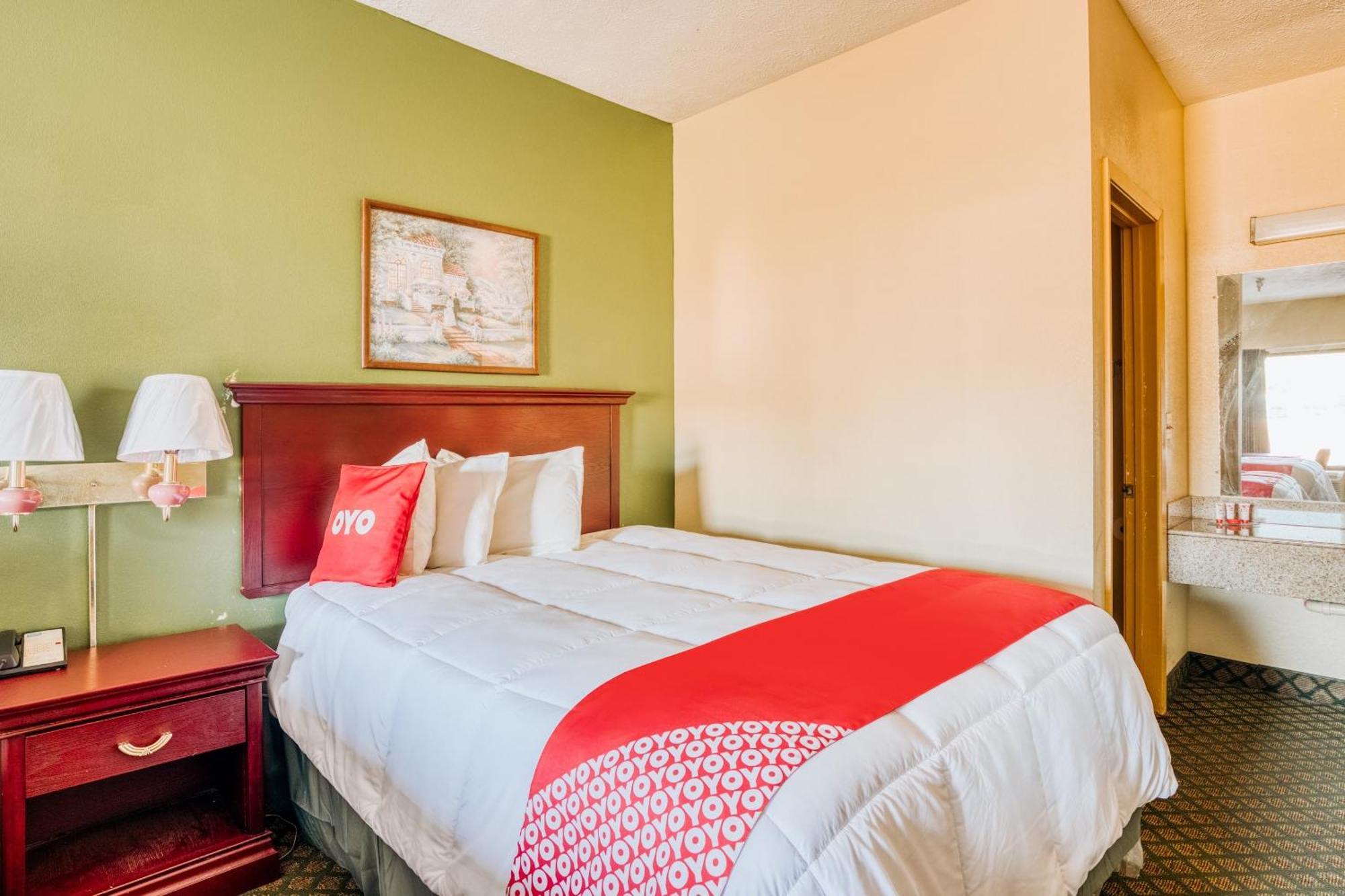 Oyo West Hotel