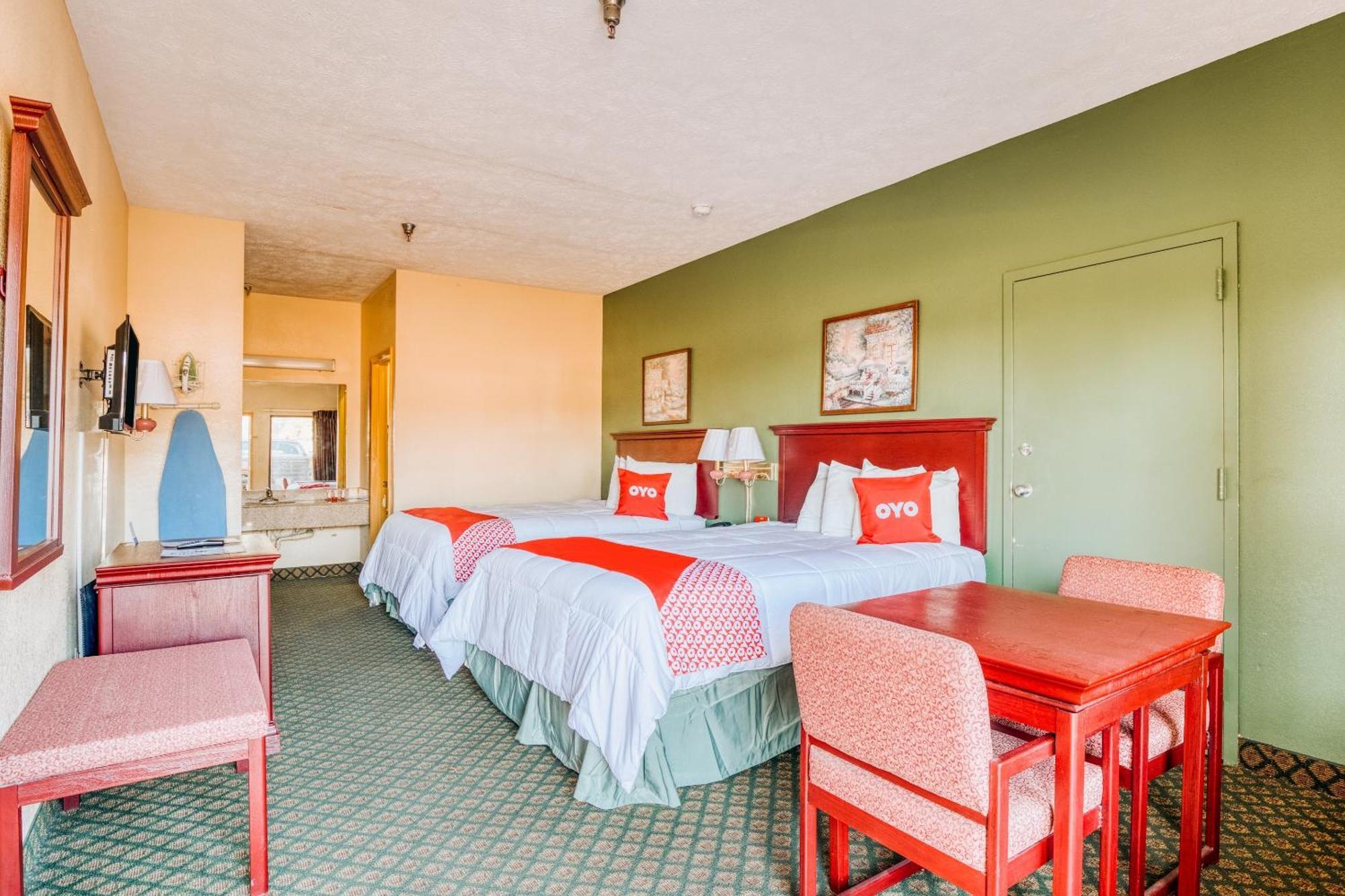 Hotel Oyo West
