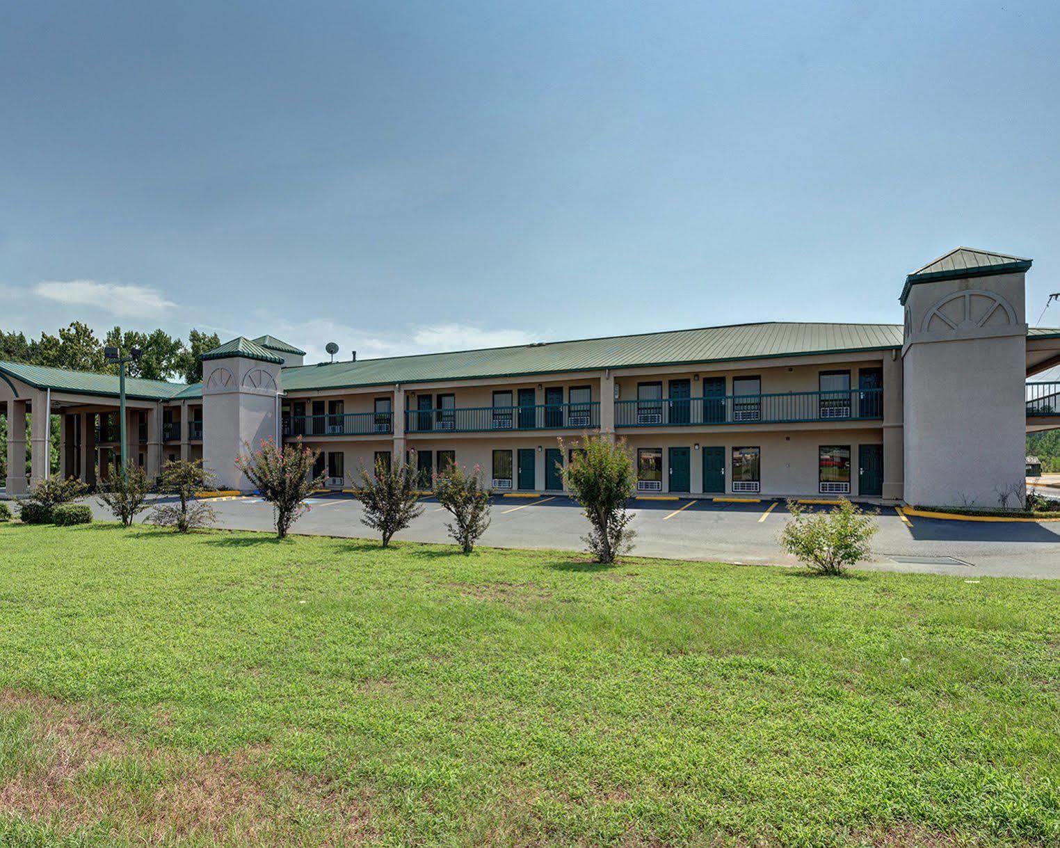 Oyo West Hotel